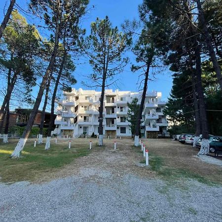 Aparthotel Vila Tufi Velipojë Екстериор снимка