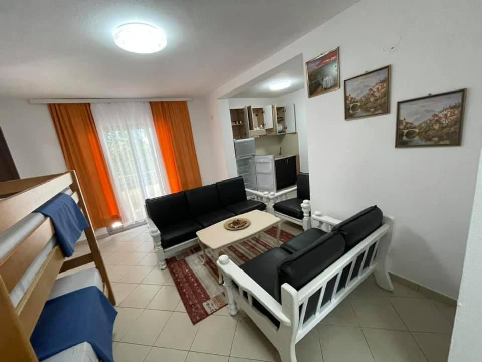 Aparthotel Vila Tufi Velipojë Екстериор снимка