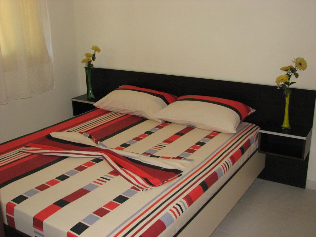 Aparthotel Vila Tufi Velipojë Стая снимка