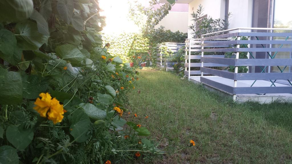 Aparthotel Vila Tufi Velipojë Екстериор снимка