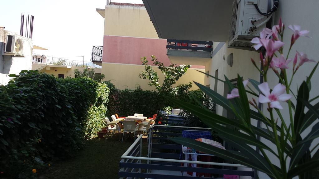Aparthotel Vila Tufi Velipojë Екстериор снимка