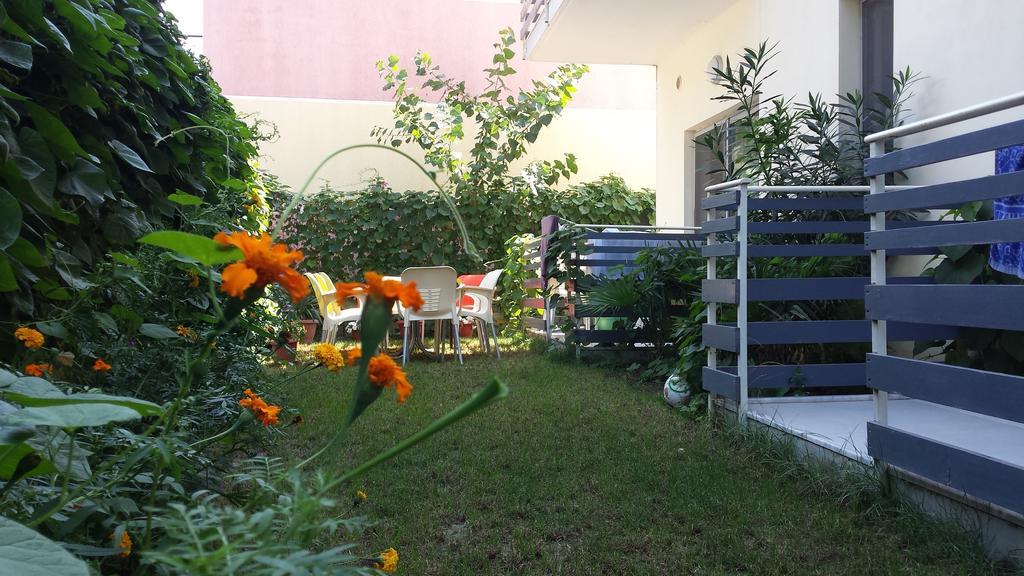 Aparthotel Vila Tufi Velipojë Екстериор снимка