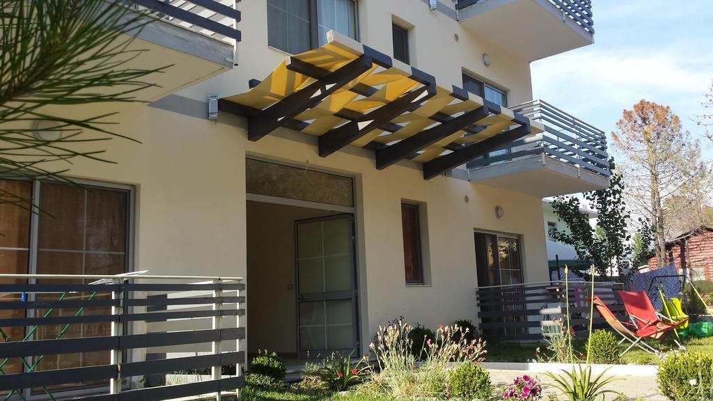 Aparthotel Vila Tufi Velipojë Екстериор снимка