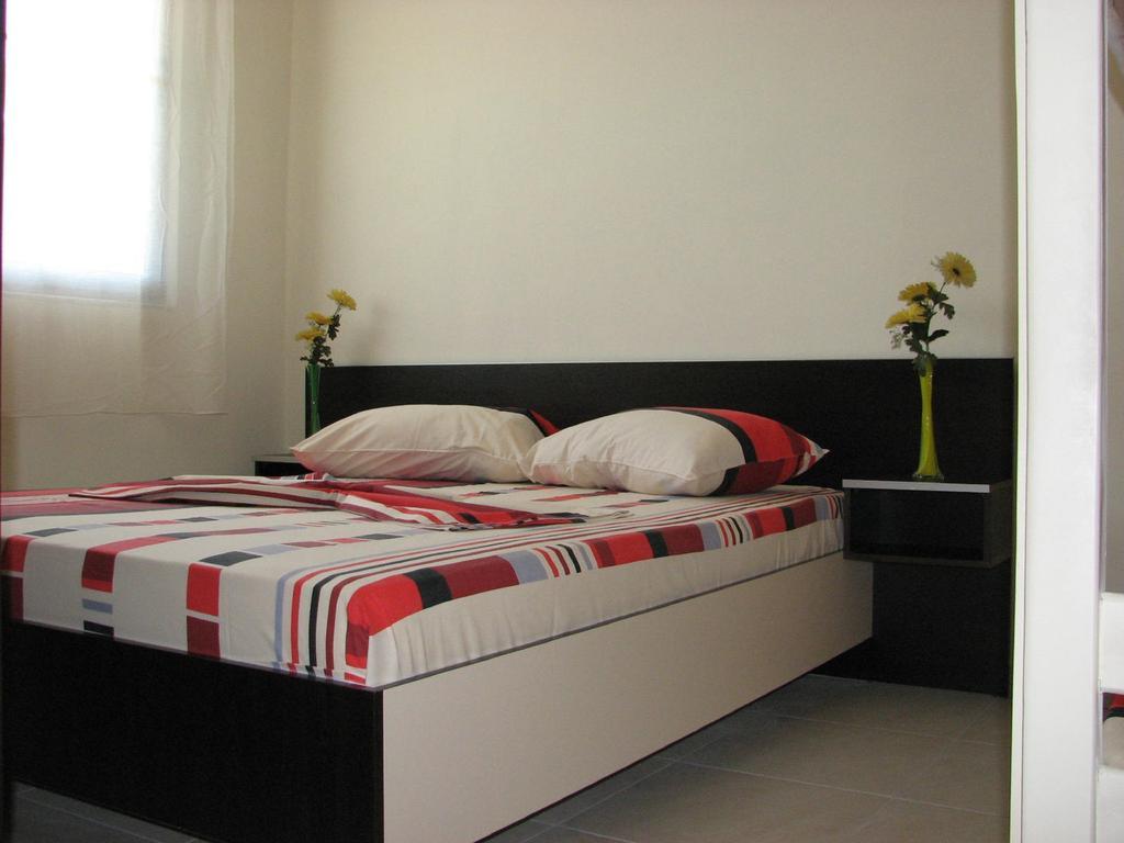 Aparthotel Vila Tufi Velipojë Стая снимка