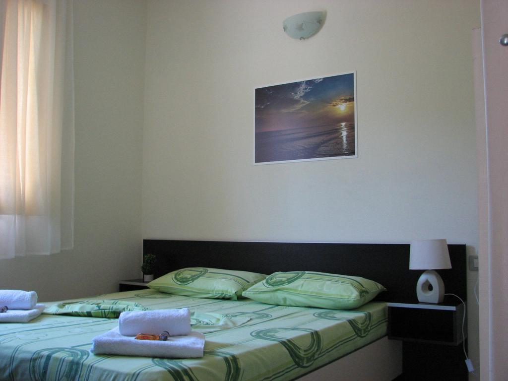 Aparthotel Vila Tufi Velipojë Екстериор снимка