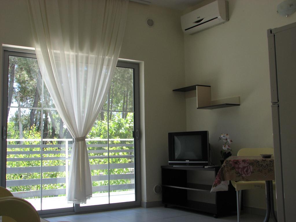 Aparthotel Vila Tufi Velipojë Екстериор снимка