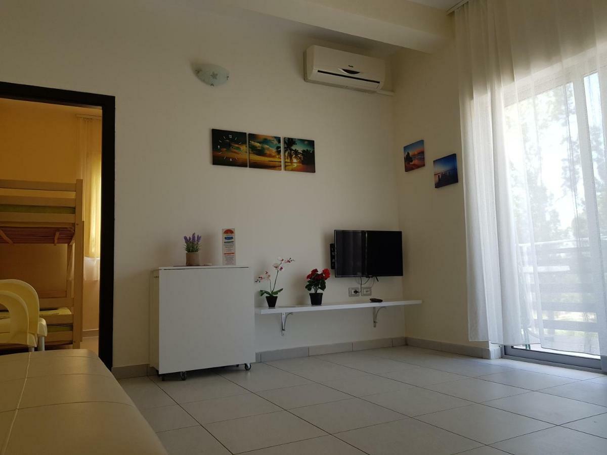 Aparthotel Vila Tufi Velipojë Екстериор снимка